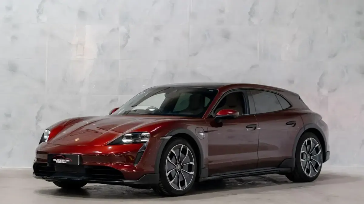 Usado Porsche Taycan 350 kW (476 HP) 2021 Vermelho Carrinha