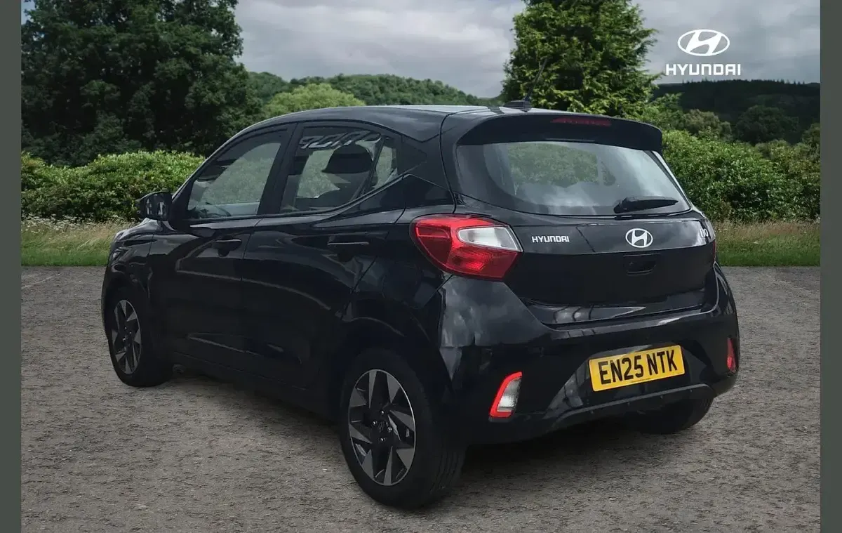 Used Hyundai i10 Advanced 77 HP (56 kW) 2025 Black Hatchback