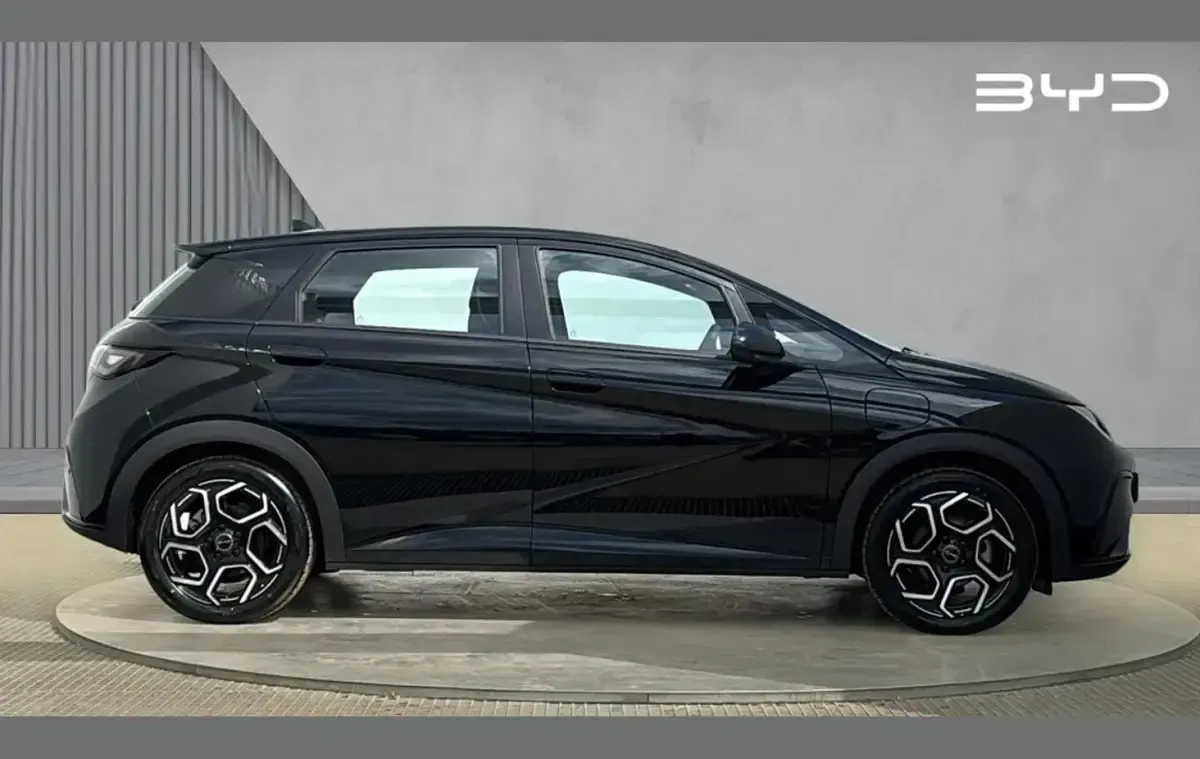 Nowe BYD Dolphin Boost 130 kW (177 KM) 2026 Czarny Hatchback