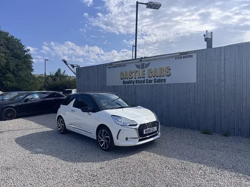 Used DS Automobiles DS3 Connected Chic 2018 White Hatchback