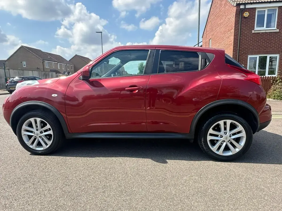 Second-hand Nissan Juke Acenta 117 CP (86 kW) 2011 Roșu SUV