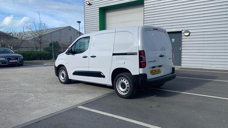 Used Citroën Berlingo 101 HP (74 kW) 2024 White MPV