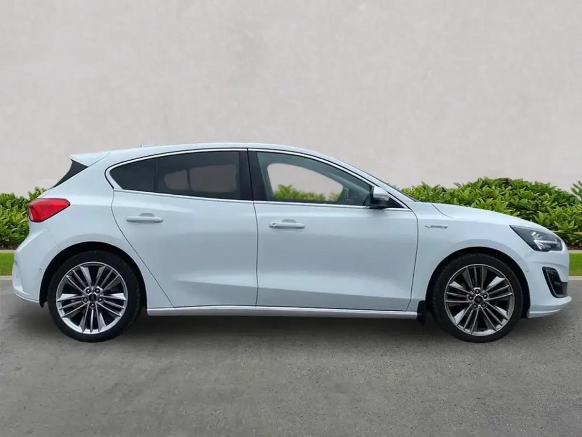 Usado Ford Focus Vignale 125 HP (91 kW) 2020 Branco Citadino