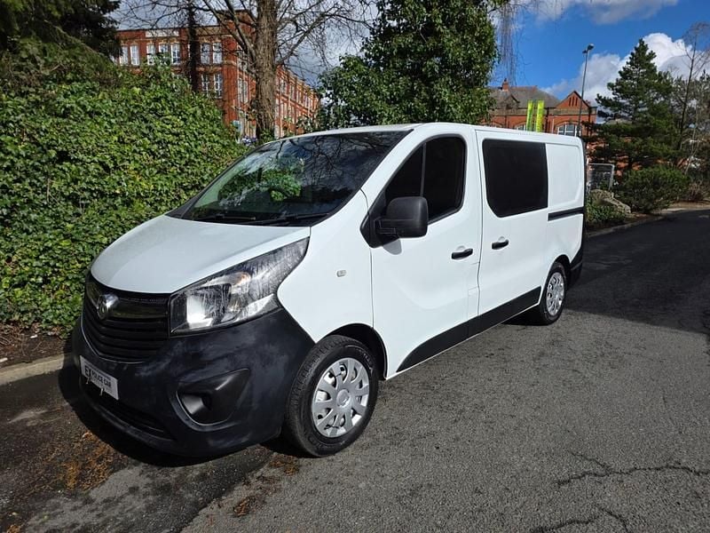 Used Vauxhall Vivaro 115 HP (84 kW) 2014 White MPV
