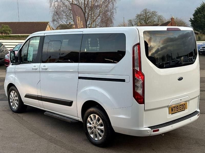 Used Ford Tourneo Custom Zetec 130 HP (95 kW) 2019 White Van