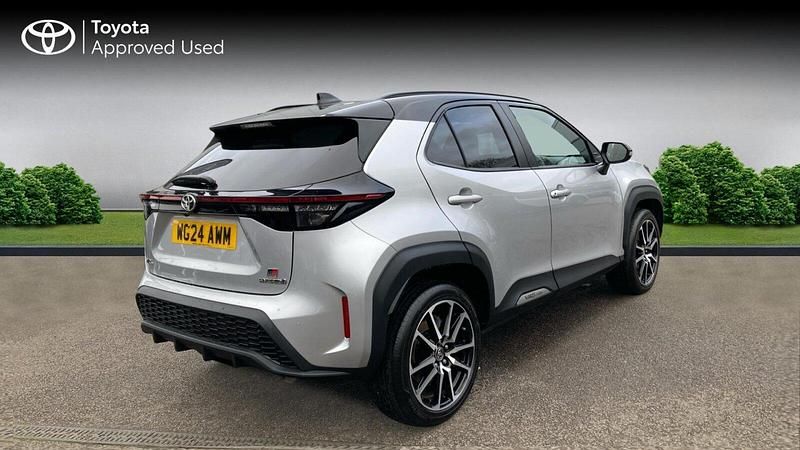 Used Toyota Yaris Hybrid Sport 116 HP (85 kW) 2024 Bitone silver metallic Estate