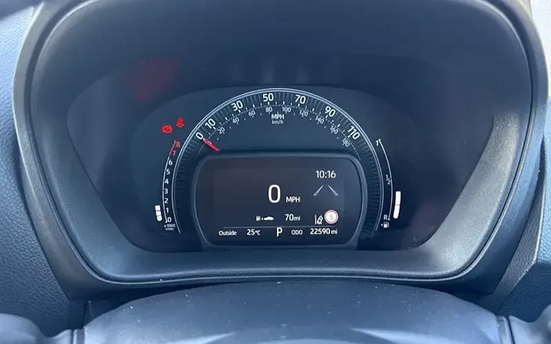 Used Toyota Aygo X 72 HP (52 kW) 2023 Red SUV