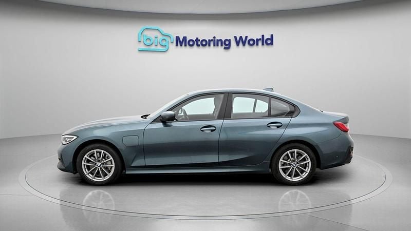 Used BMW 330e 288 HP (211 kW) 2020 Blue Sedan