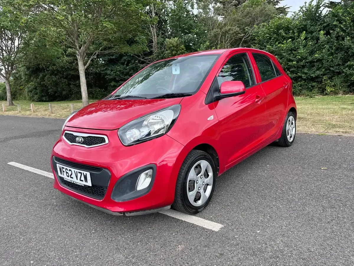 Used Kia Picanto Air 68 HP (50 kW) 2012 Red Hatchback
