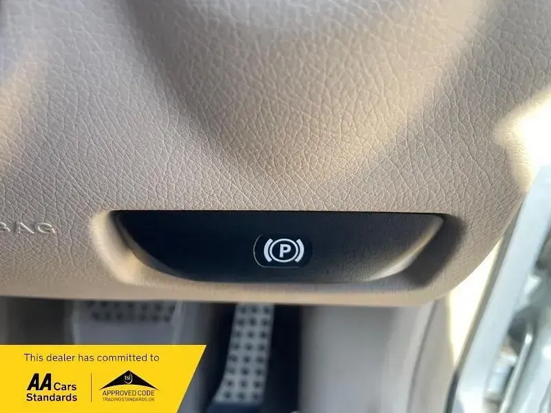 Usado Mercedes E250 AMG 204 HP (150 kW) 2014 Prateado Carrinha