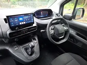 Second-hand Peugeot Partner 2024 Alb Monovolum