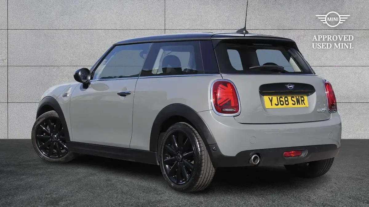 Used Mini Cooper Hatch 134 HP (98 kW) 2018 Grey Hatchback