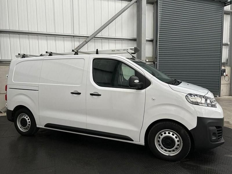 Used Citroën Dispatch 100 HP (73 kW) 2022 White MPV