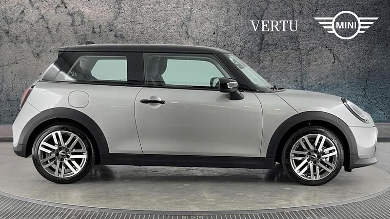 Usado Mini Cooper S Hatch 201 HP (147 kW) 2024 Prateado Citadino