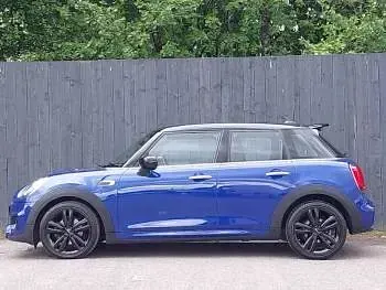 Begagnad Mini Cooper Sport 136 HK (100 kW) 2020 Blå Halvkombi