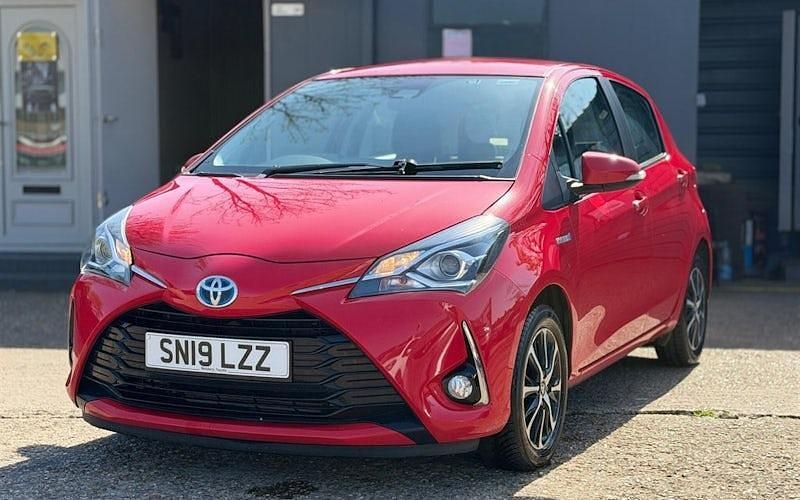 Used Toyota Yaris Hybrid 101 HP (74 kW) 2019 Hatchback