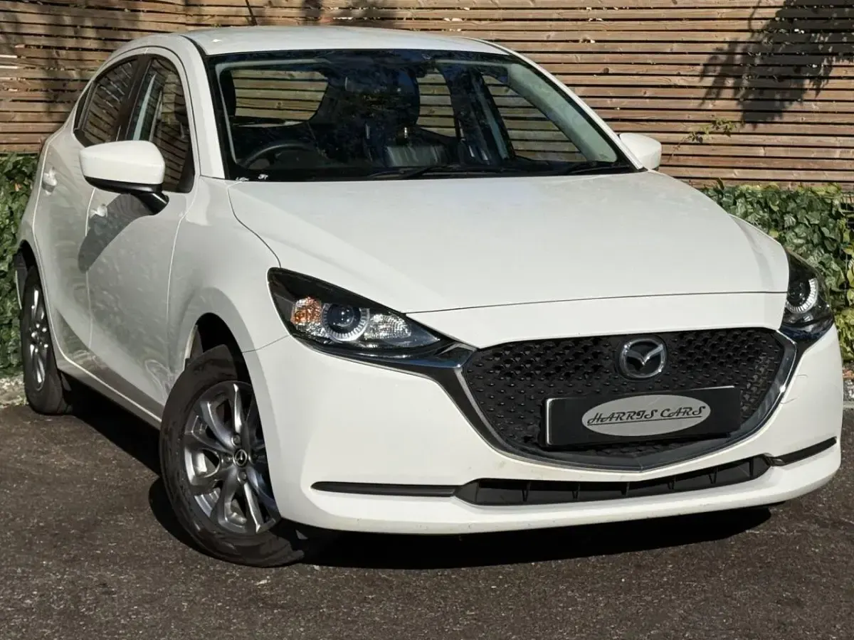 Used Mazda 2 75 HP (55 kW) 2022 White Hatchback