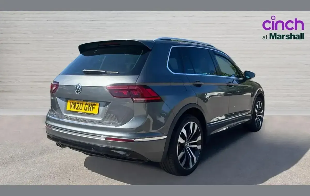 Usado VW Tiguan SEL 230 CV (169 kW) 2020 Gris SUV