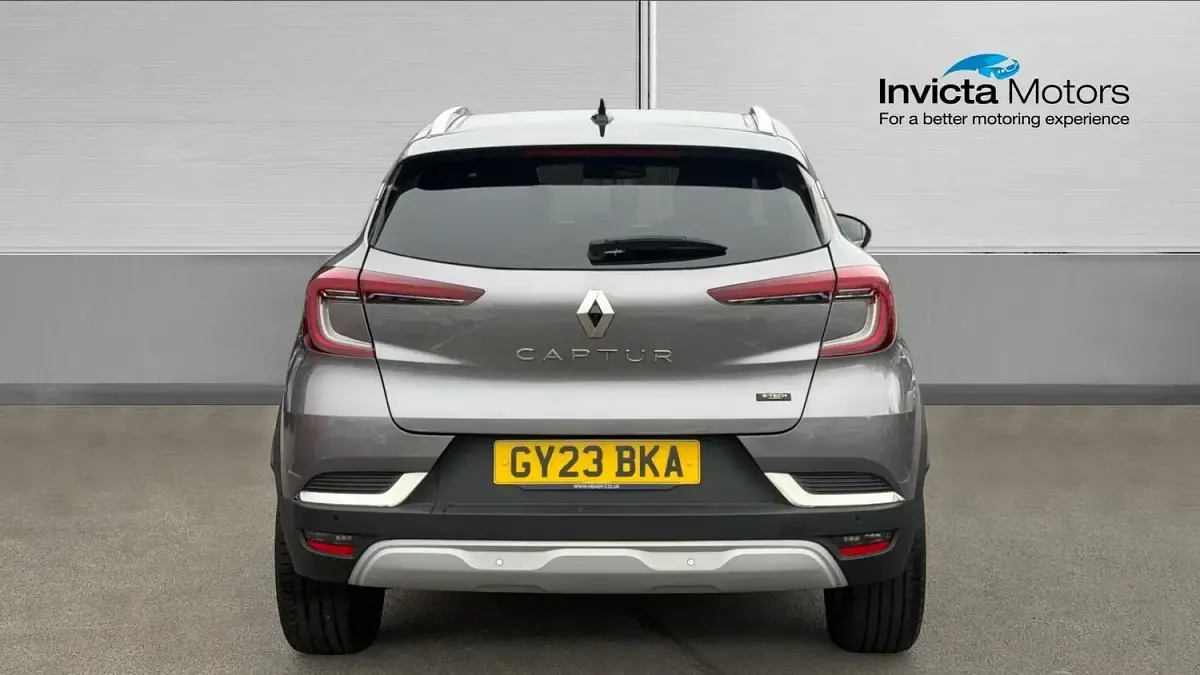Usado Renault Captur Techno 145 HP (106 kW) 2023 Cinzento SUV