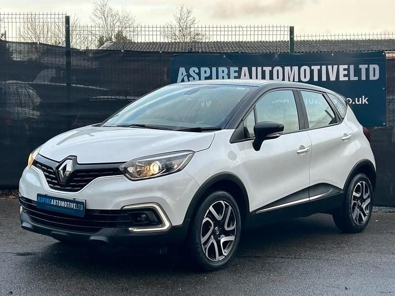 Used Renault Captur Dynamique 2018 White/black SUV