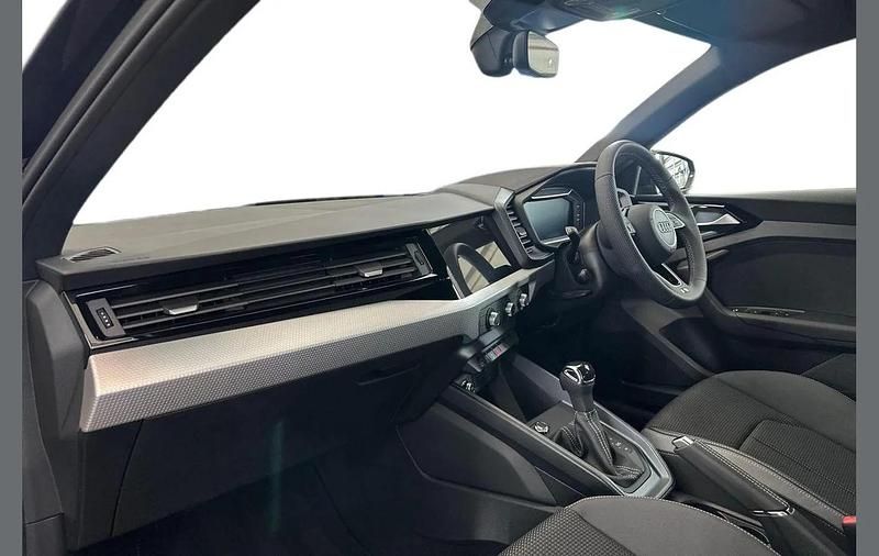 Used Audi A1 S-Line 148 HP (108 kW) 2025 Blue SUV