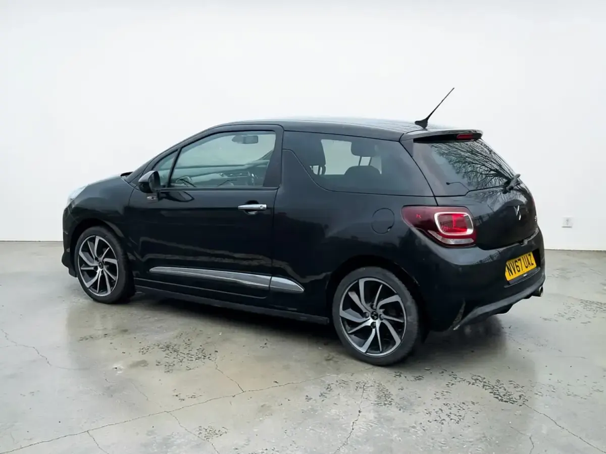Używany DS Automobiles DS3 Connected Chic 82 KM (60 kW) 2018 Czarny Hatchback