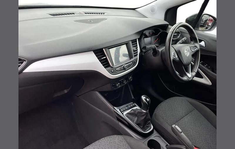 Used Vauxhall Crossland 81 HP (59 kW) 2021 White SUV