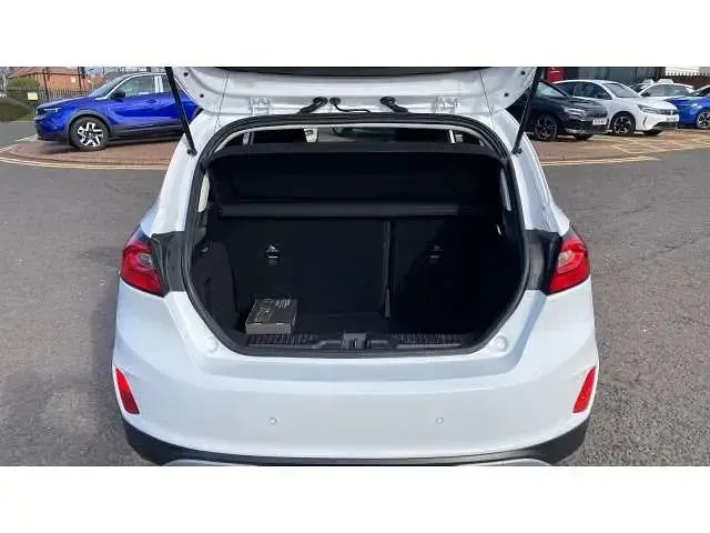 Second-hand Ford Fiesta Active 100 CP (73 kW) 2022 Alb Hatchback