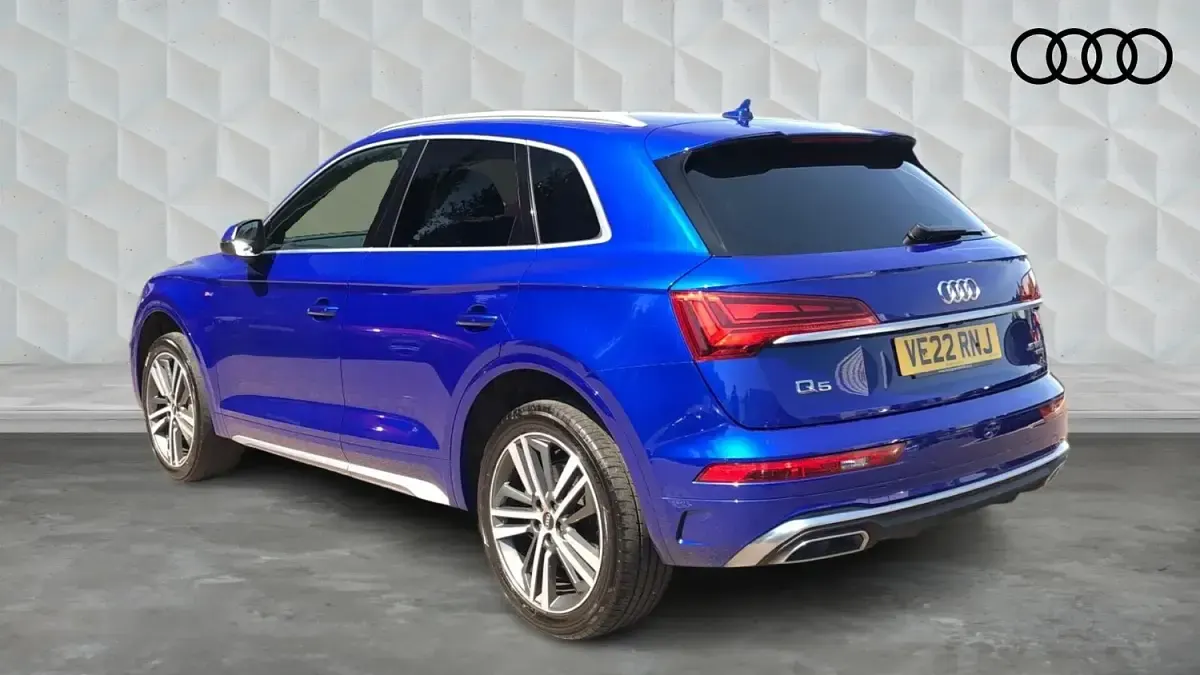 Used Audi Q5 S-Line 261 HP (191 kW) 2022 Ultra blue SUV