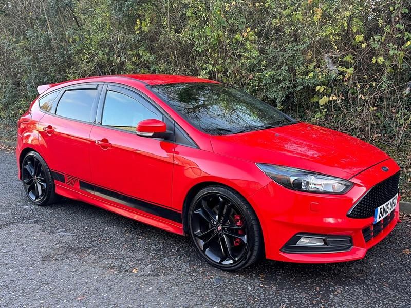 Red Used 2016 Ford Focus ST Hatchback | £6,790 (Super price) - Image 1/4