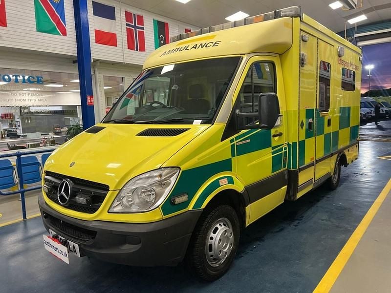 Used Mercedes Sprinter 150 HP (110 kW) 2009 Yellow Van