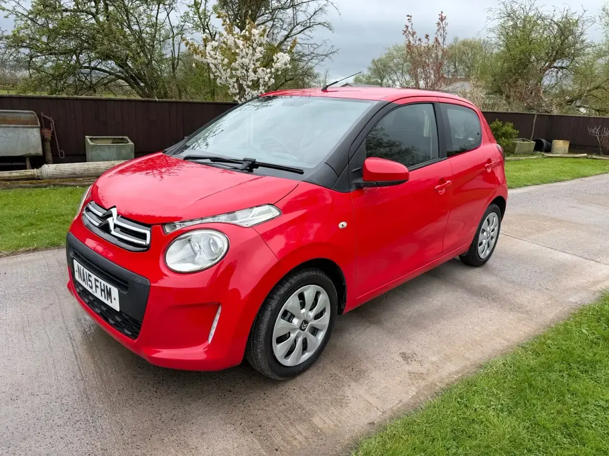 Używany Citroën C1 Feel 68 KM (50 kW) 2015 Czerwony Hatchback