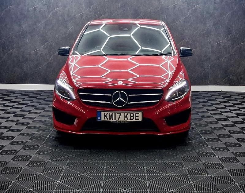 Used Mercedes B180 AMG Line Premium 109 HP (80 kW) 2017 Red MPV