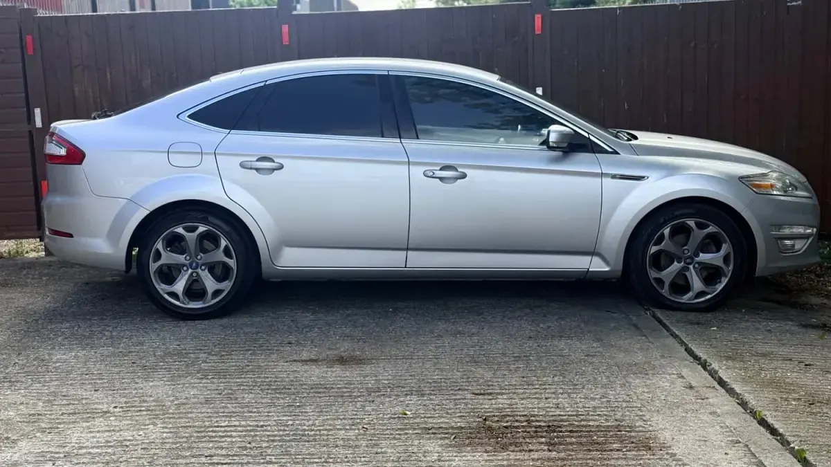 Second-hand Ford Mondeo Titanium X 163 CP (119 kW) 2011 Argintiu Hatchback