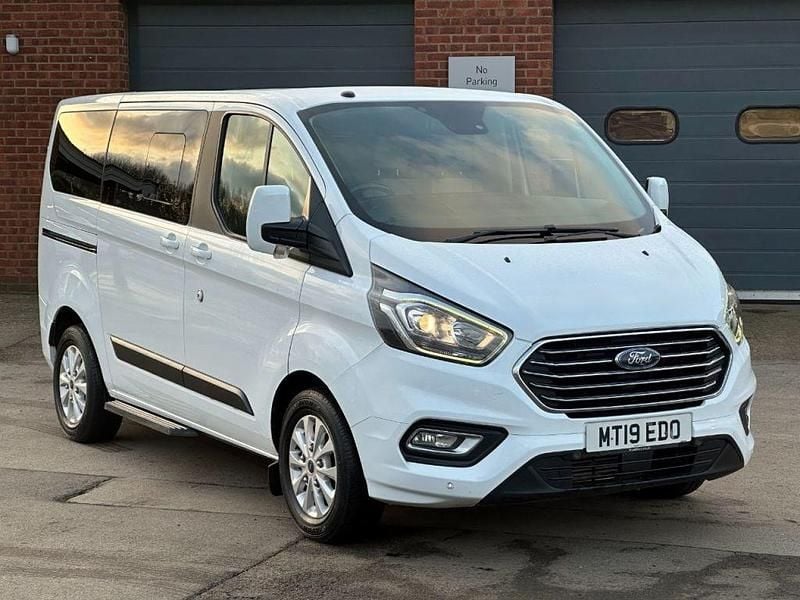 Used Ford Tourneo Custom Zetec 130 HP (95 kW) 2019 White Van