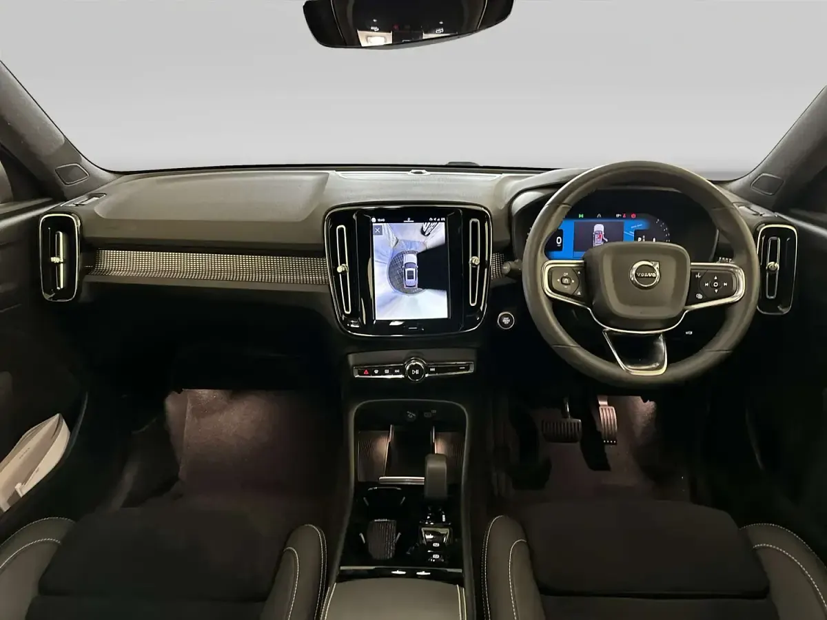 Used Volvo XC40 Plus 197 HP (144 kW) 2024 Green SUV
