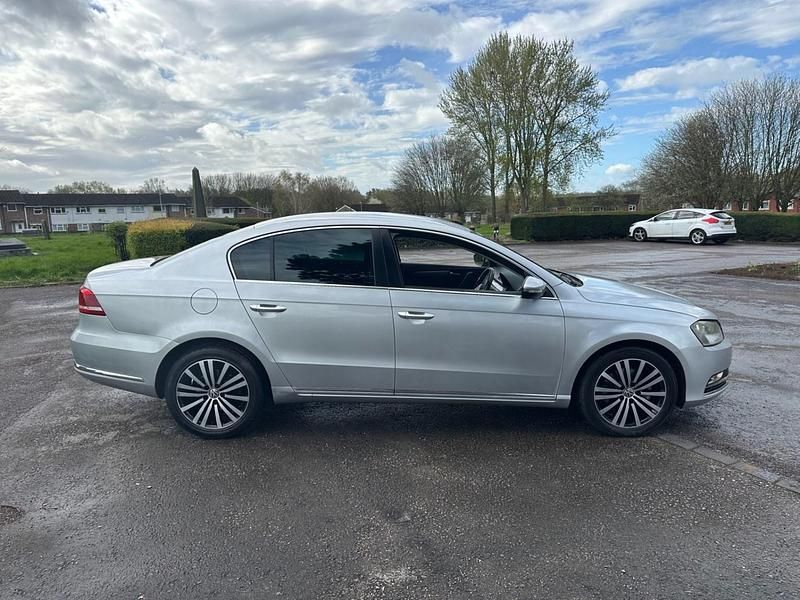 Used VW Passat Sportline 105 HP (77 kW) 2011 Silver Sedan
