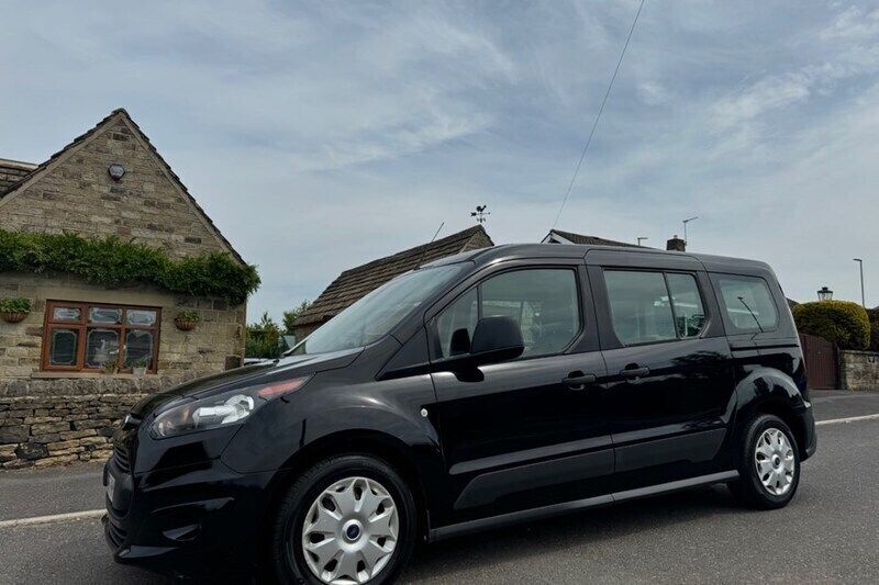 Black Used 2017 Ford Grand Tourneo Connect Zetec MPV | £6,990 - Image 1/1