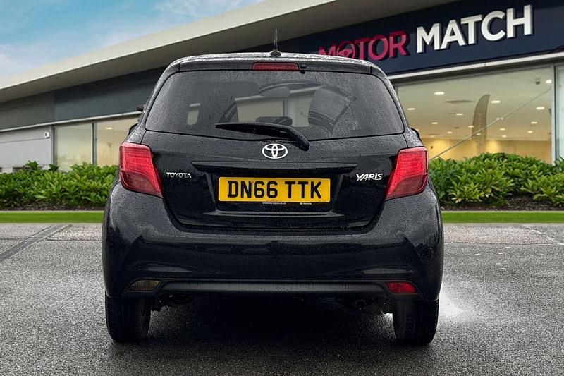 Used Toyota Yaris 2016 Black Hatchback