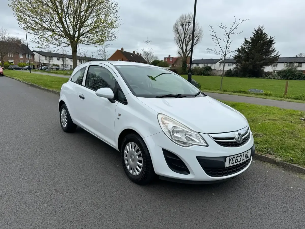 Second-hand Vauxhall Corsa S 2013 Alb Hatchback