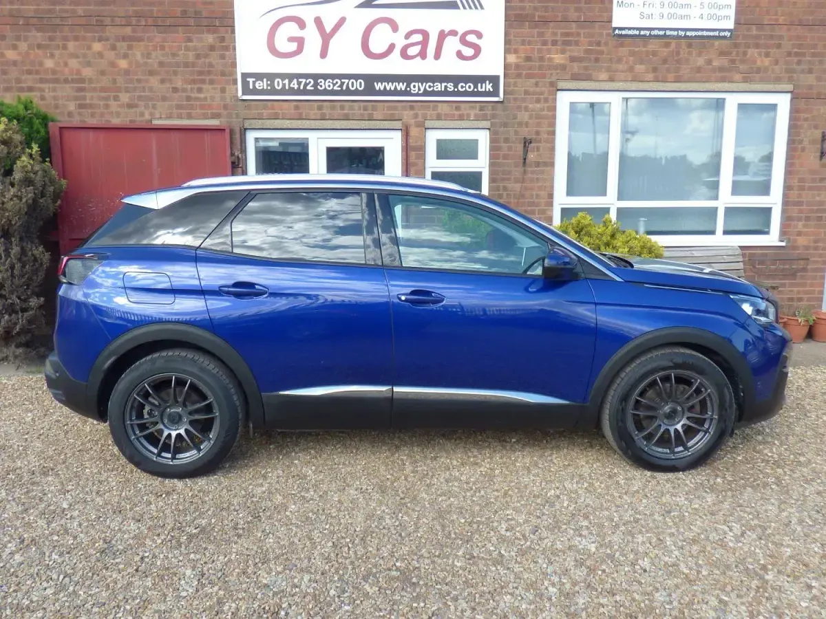 Used Peugeot 3008 Allure 130 HP (95 kW) 2018 Blue SUV