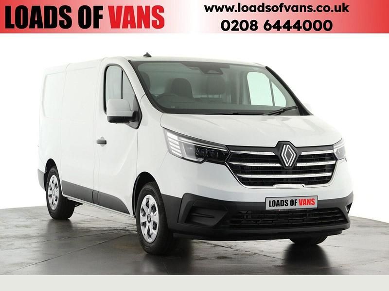 White New 2025 Renault Trafic MPV | £20,980 (Good price) - Image 1/4