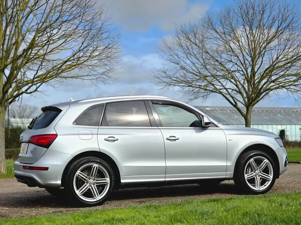 Used Audi Q5 S-line plus 221 HP (162 kW) 2012 Silver SUV