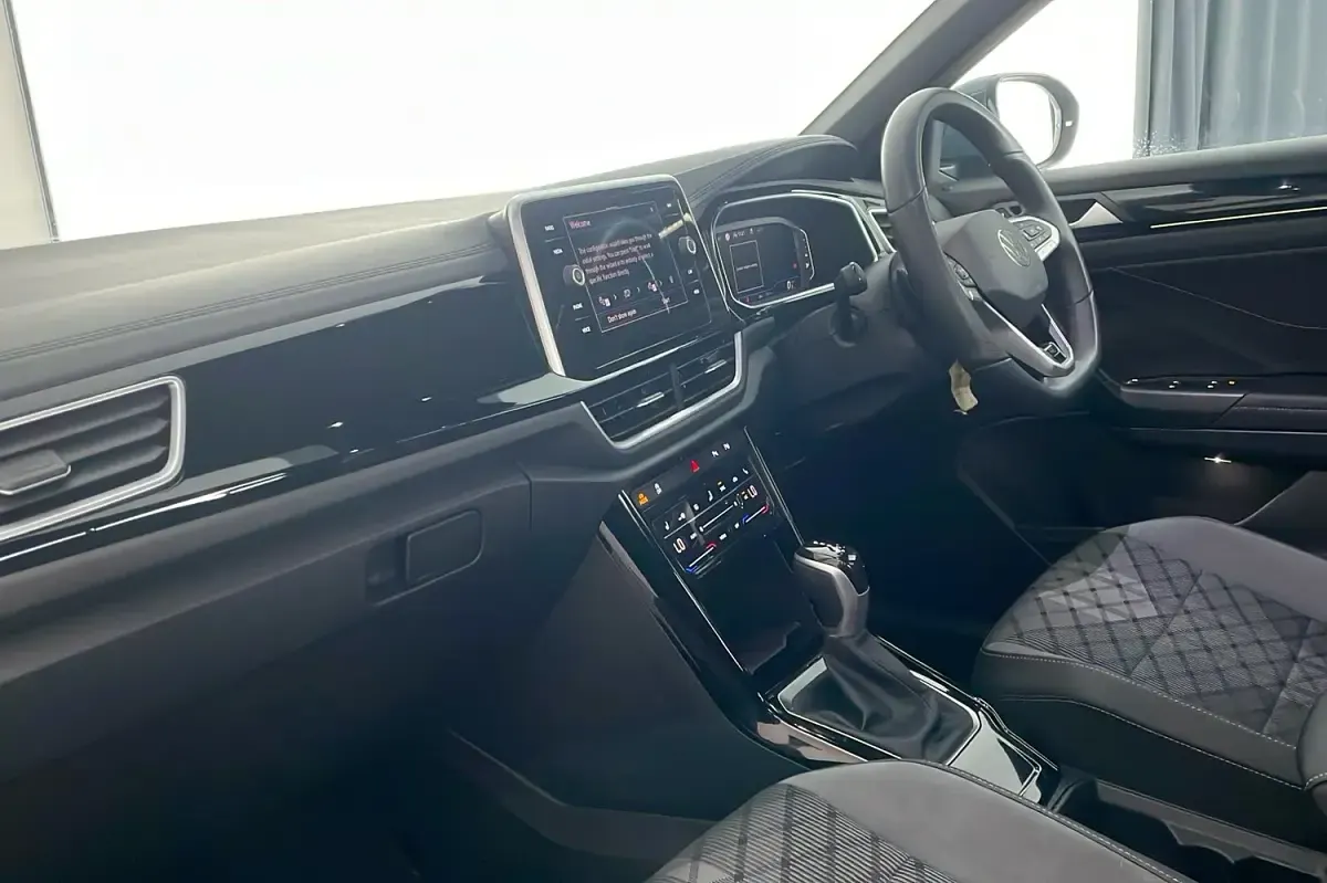 Used VW T-Roc R-line 150 HP (110 kW) 2025 Blue SUV