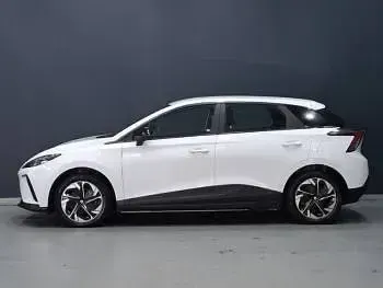 Used MG MG4 EV SE 149 kW (203 HP) 2023 White Hatchback
