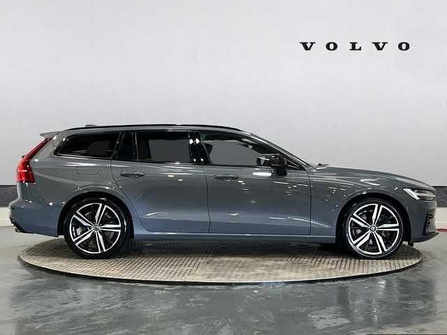 Used Volvo V60 R-Design 249 HP (183 kW) 2022 Grey Estate
