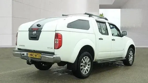 Used Nissan Navara 2013 White Pickup