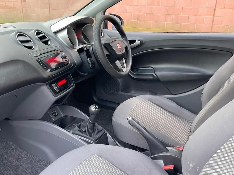 Used Seat Ibiza 2010 White Hatchback