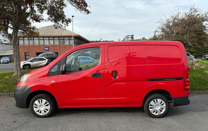 Red Used 2019 Nissan NV200 Acenta Van | £10,995 (Expensive) - Image 1/4