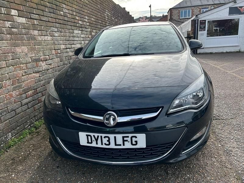 Used Vauxhall Astra SRi 2013 Black Hatchback